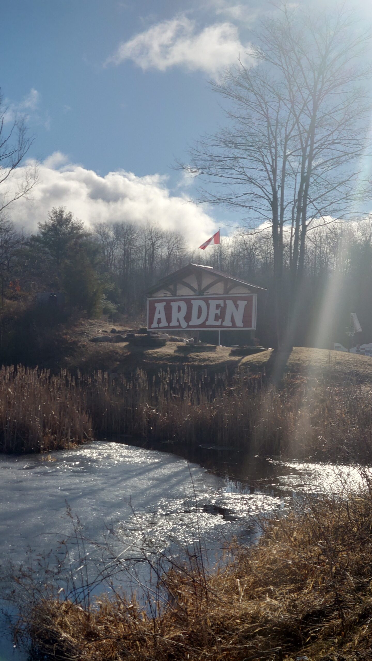 Arden Ontario - Blue Oasis Lakefront Cottage