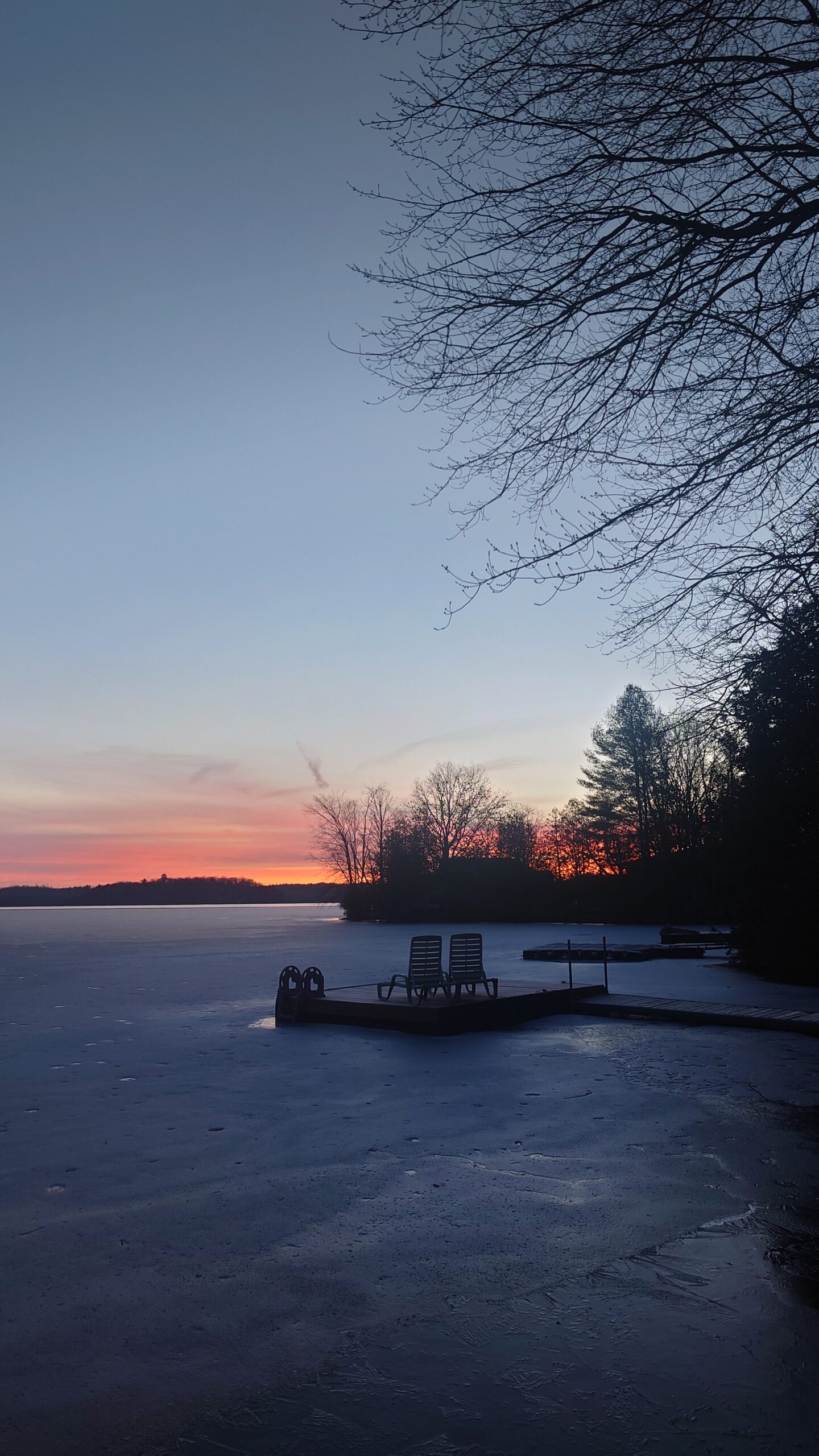Sunrise on Big Clear Lake - Blue Oasis Lakefront Cottage
